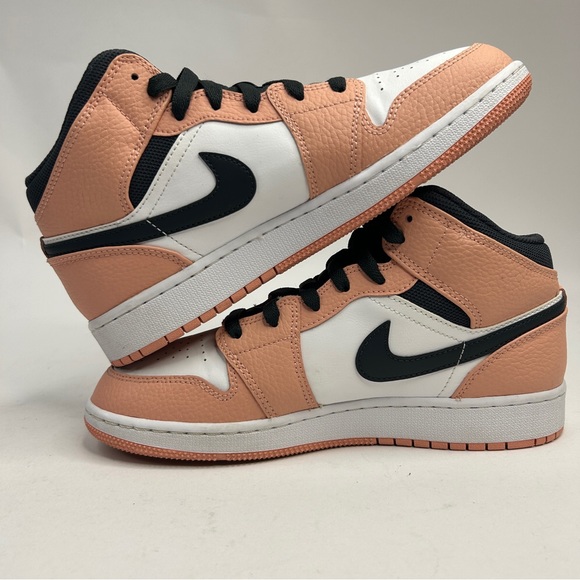Nike Air Jordan 1 Retro Mid GS “Pink Quartz” 2023 - Picture 3 of 8